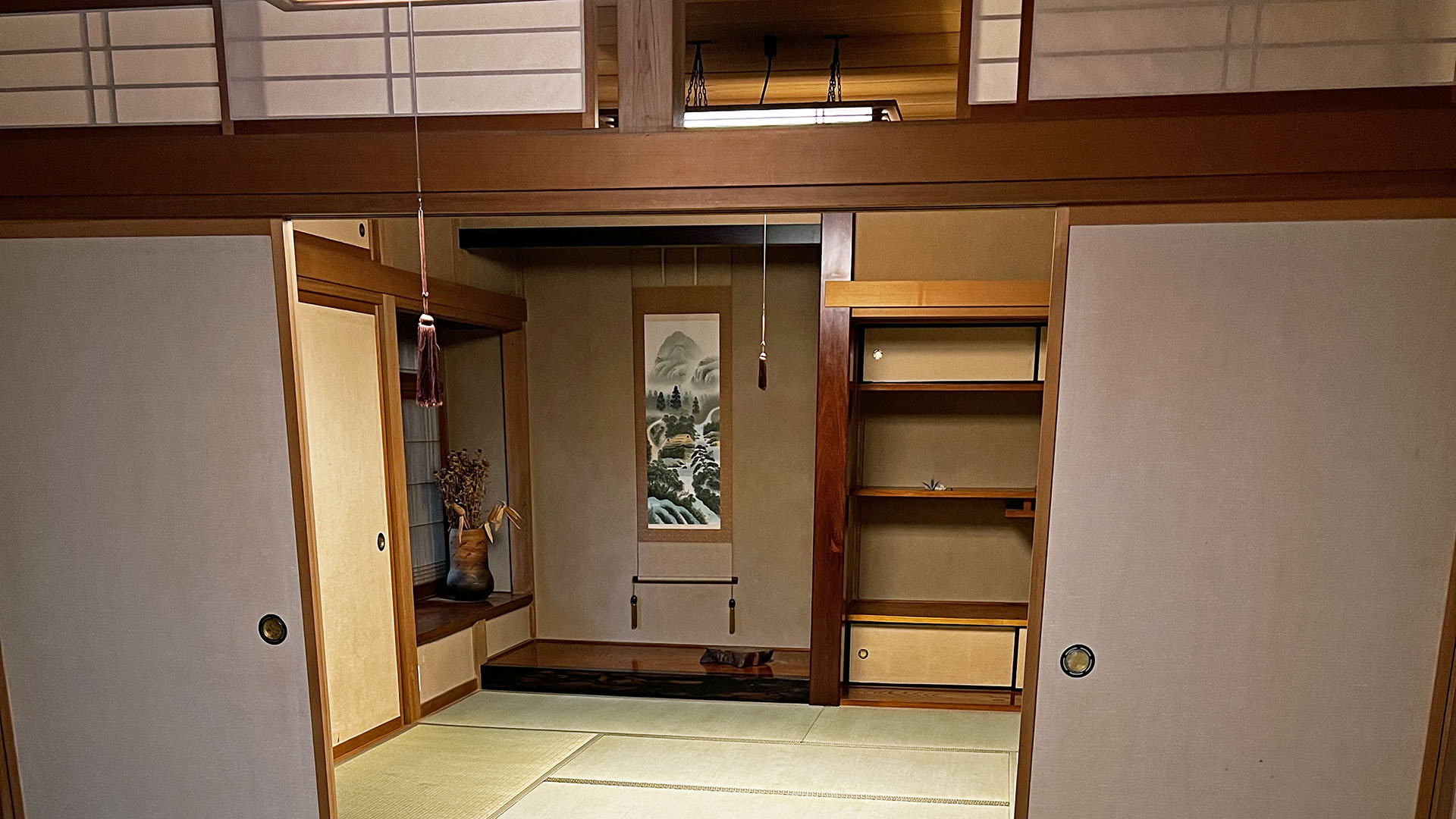 Traditional Japanese Furniture / 家具 / 英語 Traditional Japanese Furniture by Kazuko Koizumi | eBay